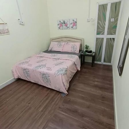 Roomstay Kuala Nerus Gated Parking - 6M To Beach & 15M To Drawbridge Kuala Terengganu Exterior photo