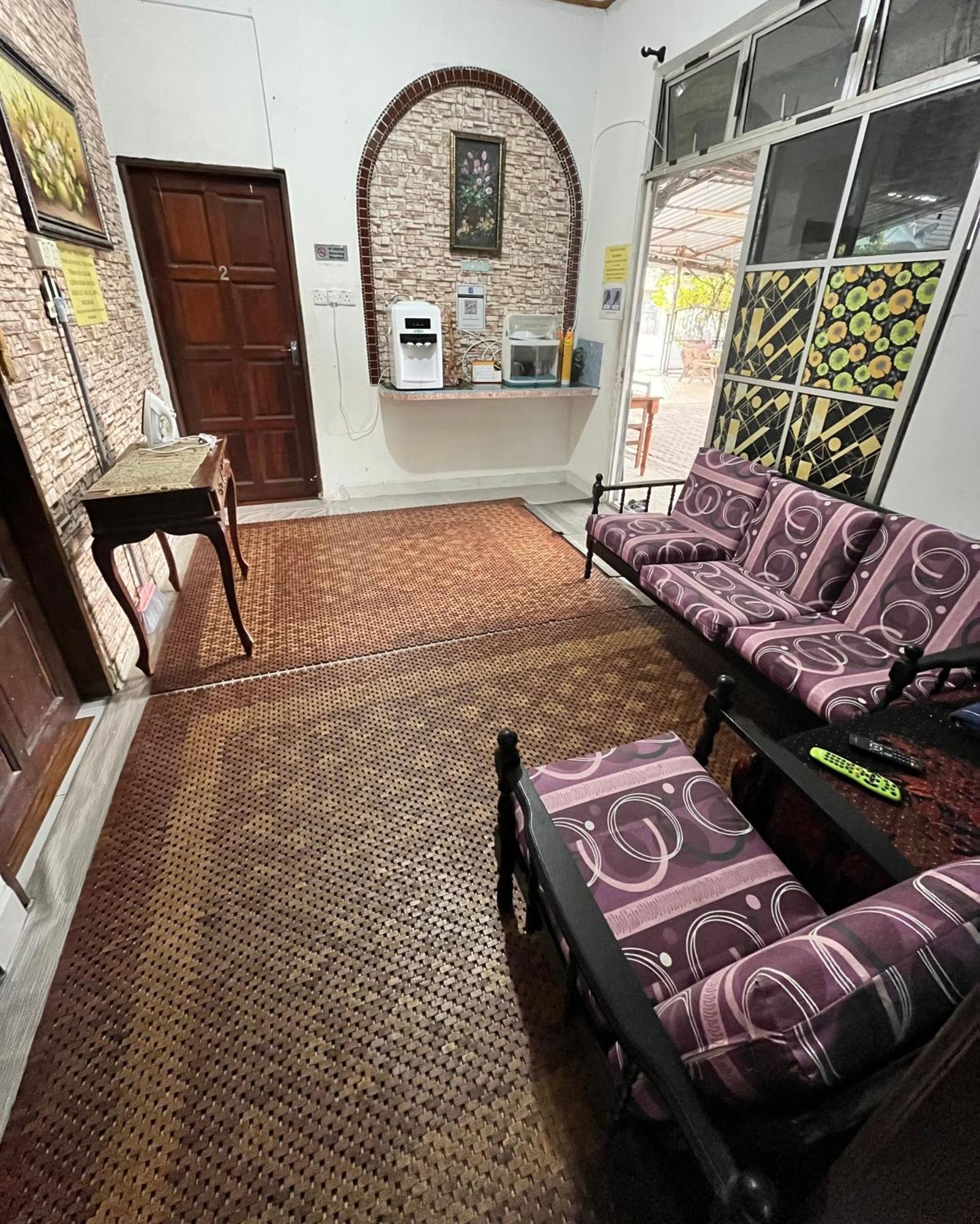 Roomstay Kuala Nerus Gated Parking - 6M To Beach & 15M To Drawbridge Kuala Terengganu Exterior photo