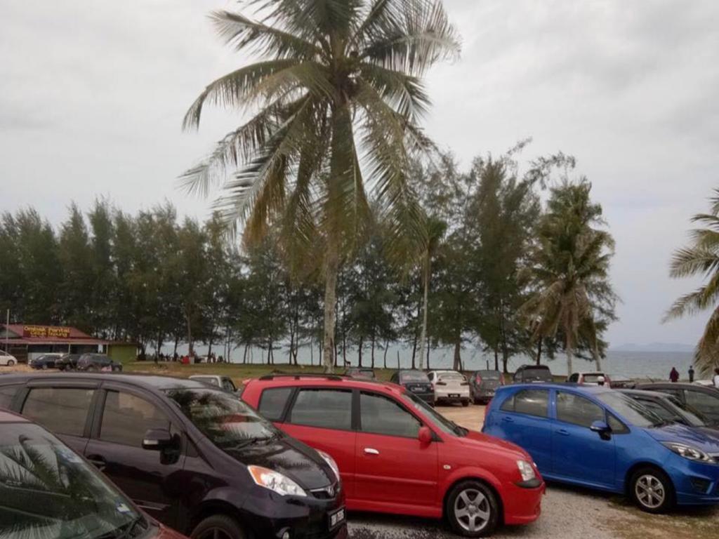 Roomstay Kuala Nerus Gated Parking - 6M To Beach & 15M To Drawbridge Kuala Terengganu Exterior photo